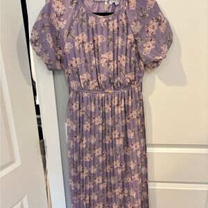 Women's Lavender Floral Midi Dress - Charming Puff Sleeve